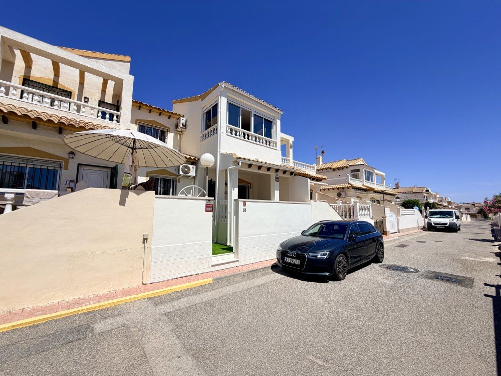 Kaupunkipientalo Alicante, Espanja 3 makuuhuonetta, 104 m2 No. 190148