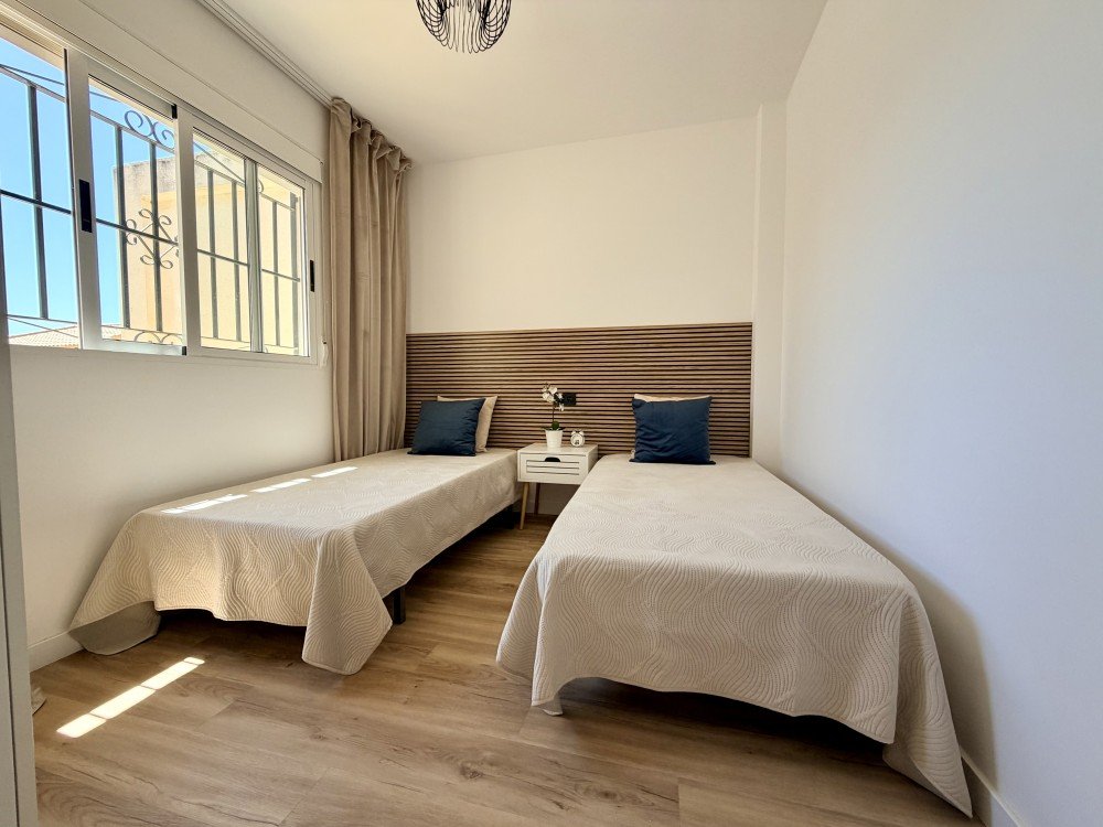 Kaupunkipientalo Alicante, Espanja 3 makuuhuonetta, 104 m2 No. 190148