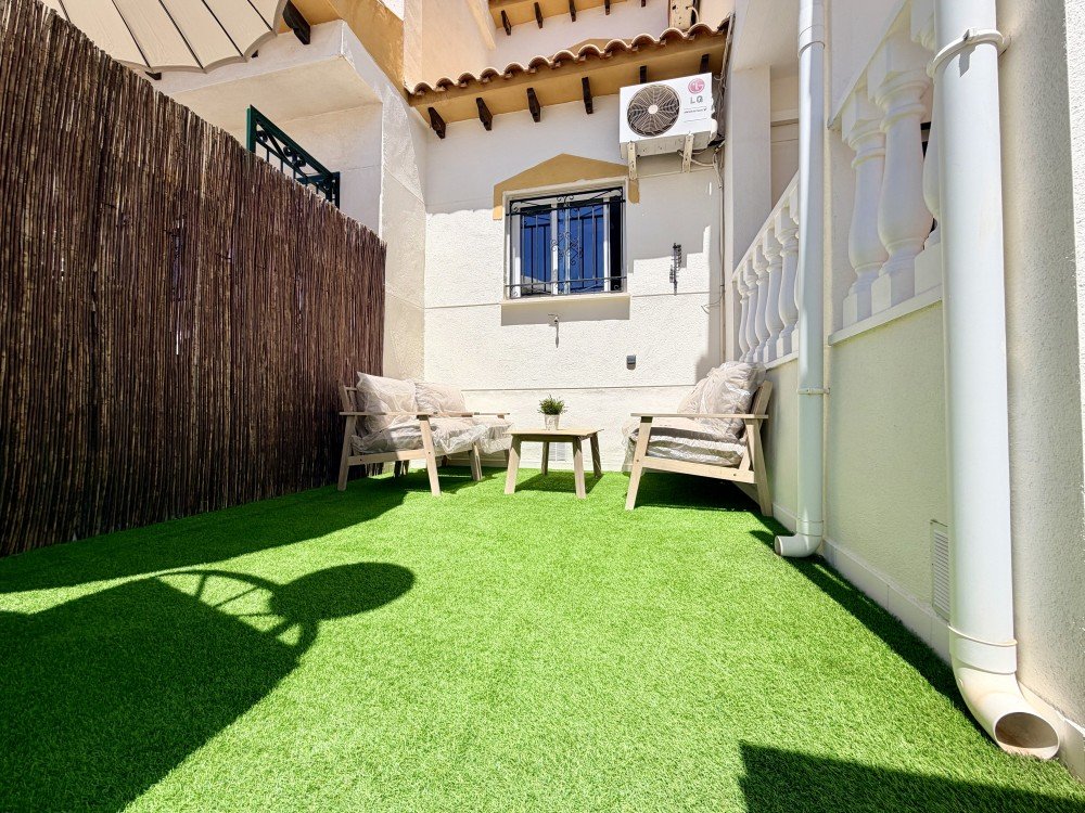 Kaupunkipientalo Alicante, Espanja 3 makuuhuonetta, 104 m2 No. 190148