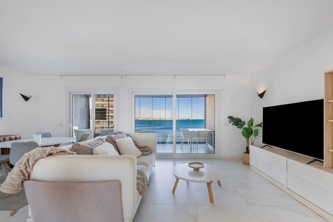 Apartment in Torrevieja, Alicante, Spain 2 bedrooms, 122 sq.m. No. 190151