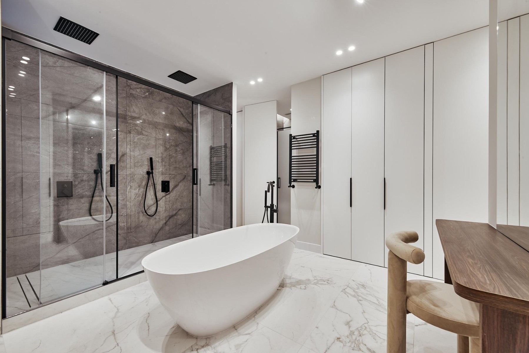 Apartment in Madrid, Spain 5 bedrooms, 235 sq.m. No. 179875