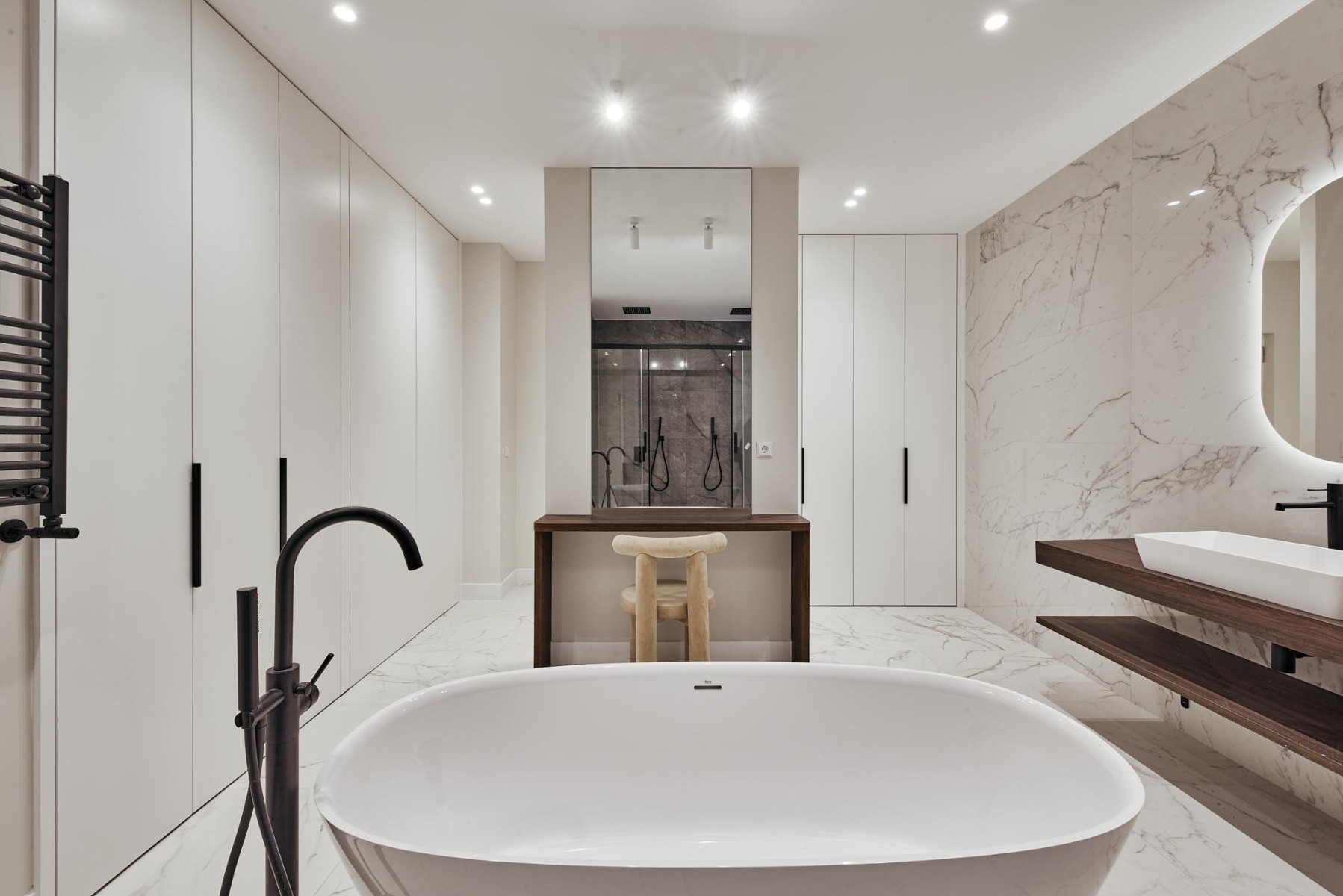 Apartment in Madrid, Spain 5 bedrooms, 235 sq.m. No. 179875