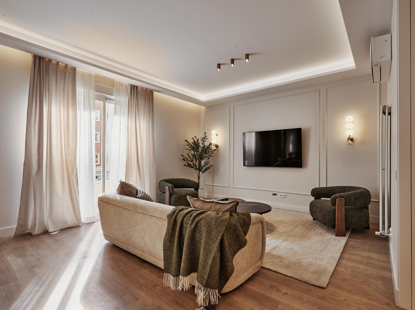 Apartment in Madrid, Spain 5 bedrooms, 235 sq.m. No. 179875