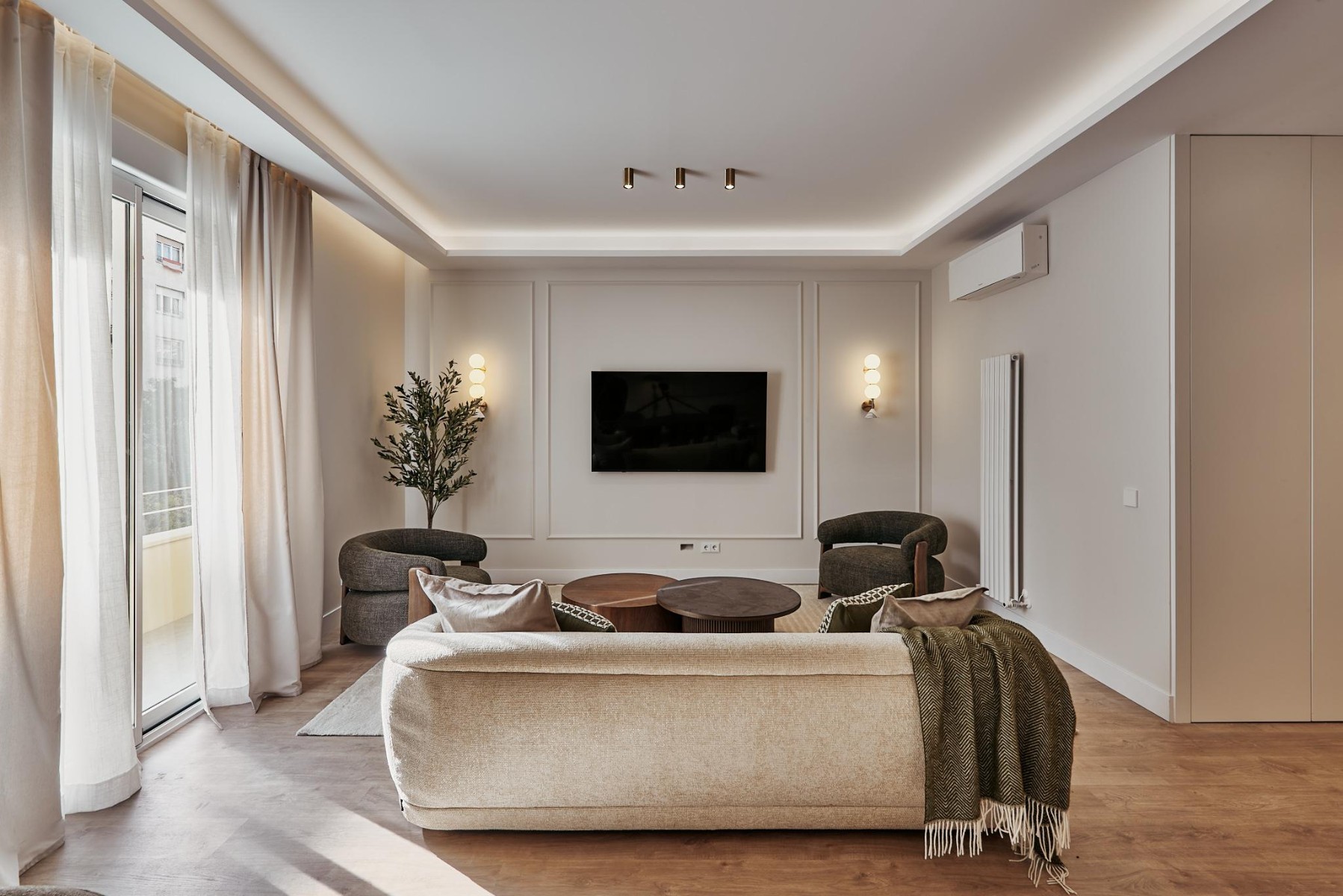 Apartment in Madrid, Spain 5 bedrooms, 235 sq.m. No. 179875