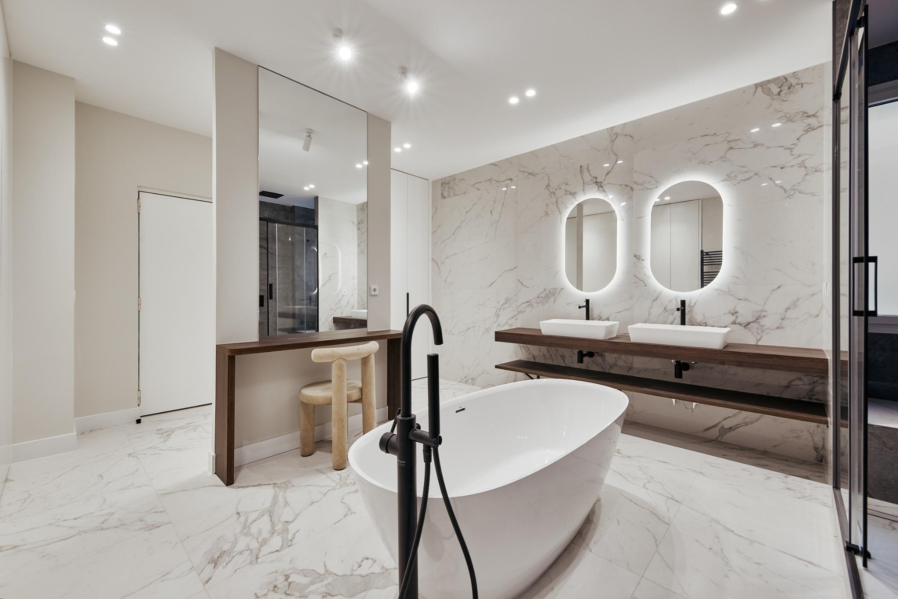Apartment in Madrid, Spain 5 bedrooms, 235 sq.m. No. 179875