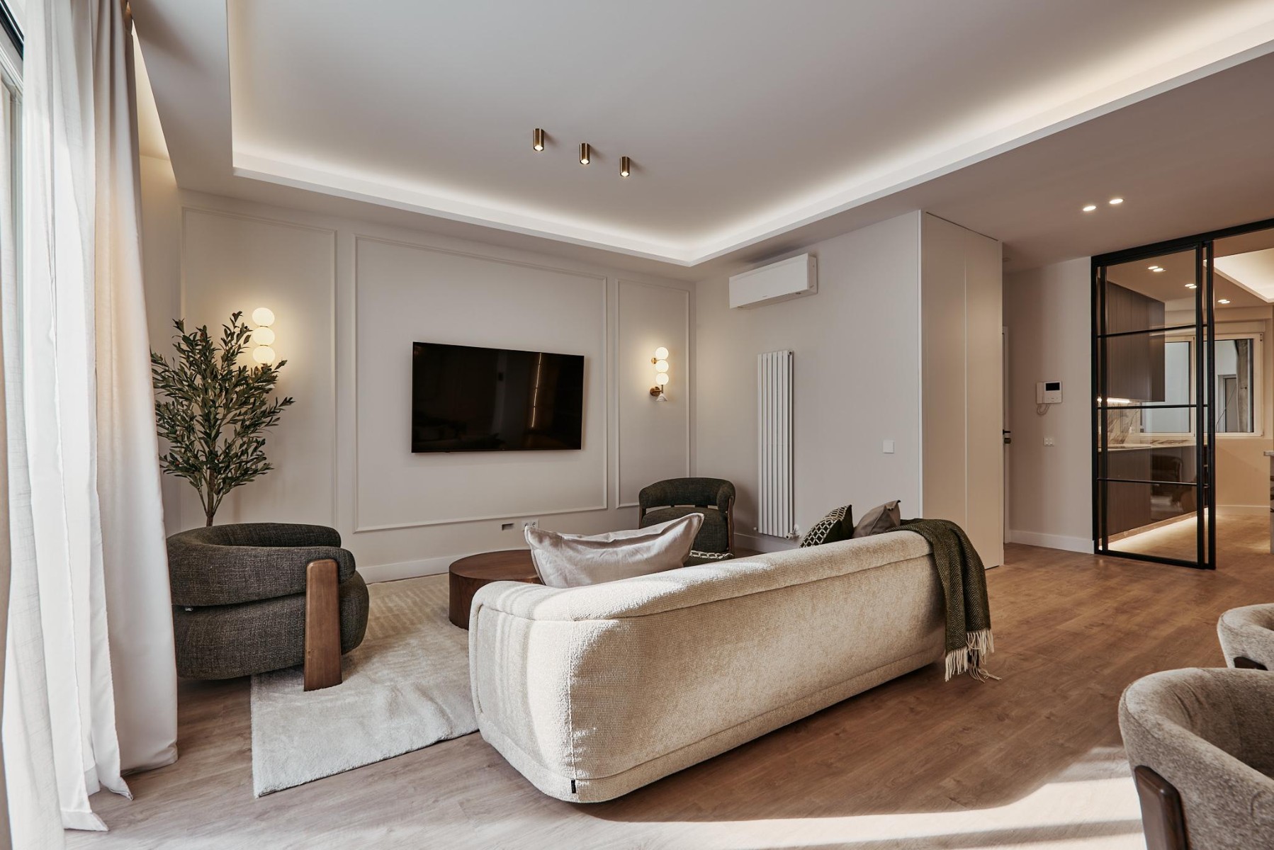 Apartment in Madrid, Spain 5 bedrooms, 235 sq.m. No. 179875