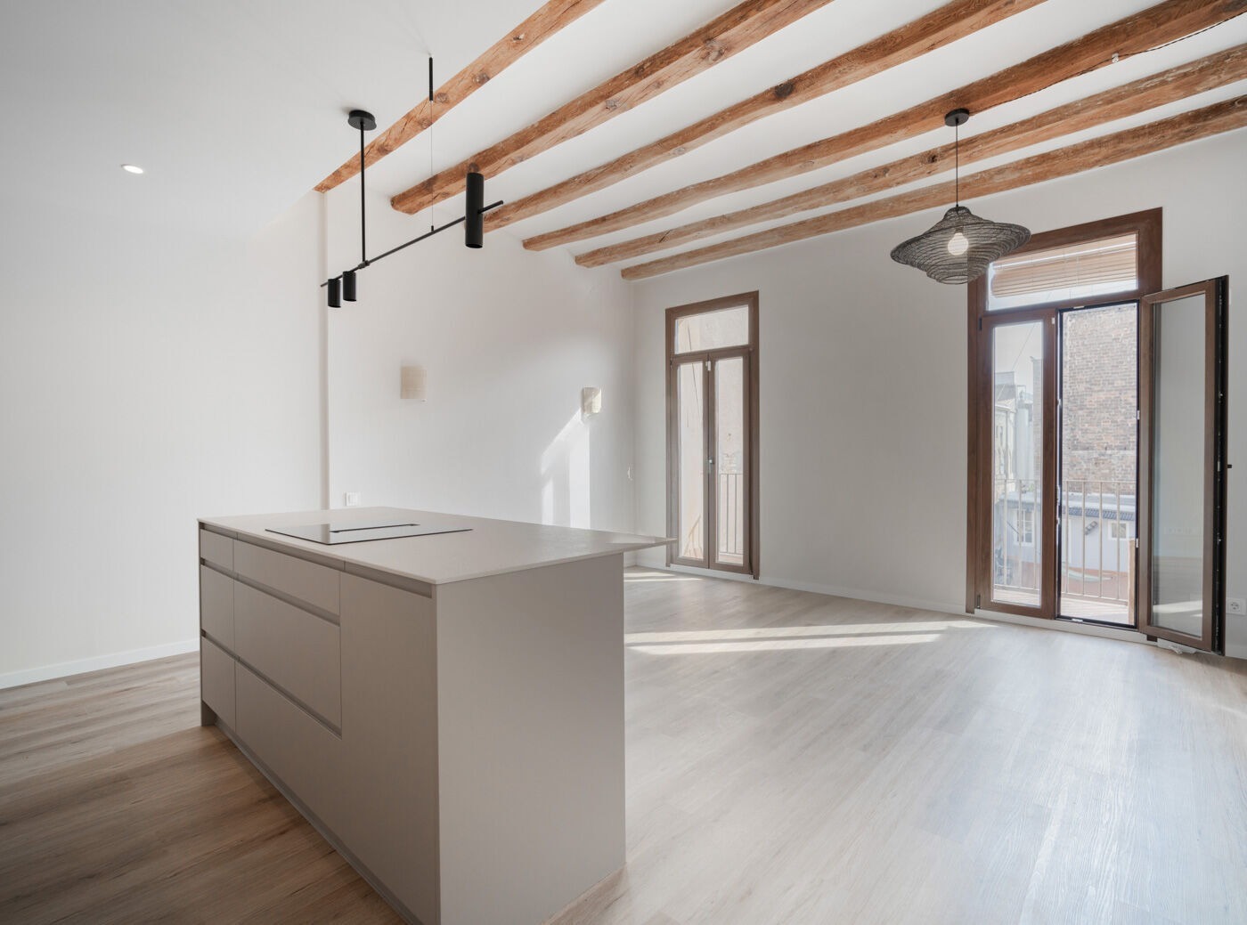 Apartment in Barcelona, Spain 3 bedrooms, 84 sq.m. No. 140724