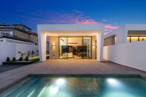 Villa in Torrevieja, Alicante, Spain 3 bedrooms,  No. 191787