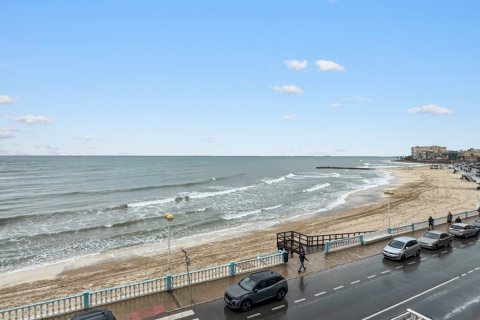 Apartment in Torrevieja, Alicante, Spain 3 bedrooms, 120 sq.m. No. 189412