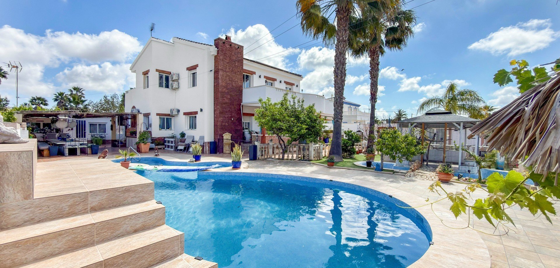 Villa in Ciudad Quesada, Alicante, Spain 7 bedrooms, 480 sq.m. No. 189414