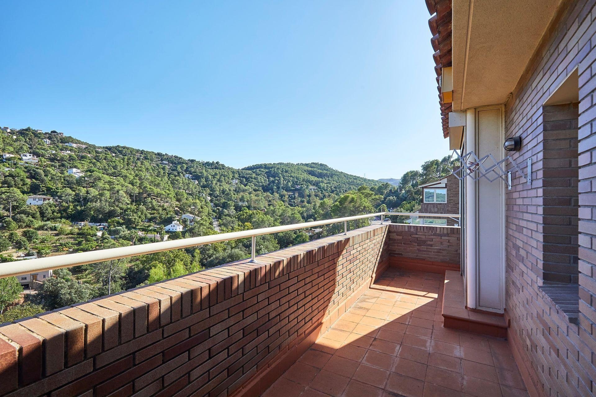 House à Torrelles de Llobregat, Barcelona, Espagne 4 chambres, 258 m2 No. 167080