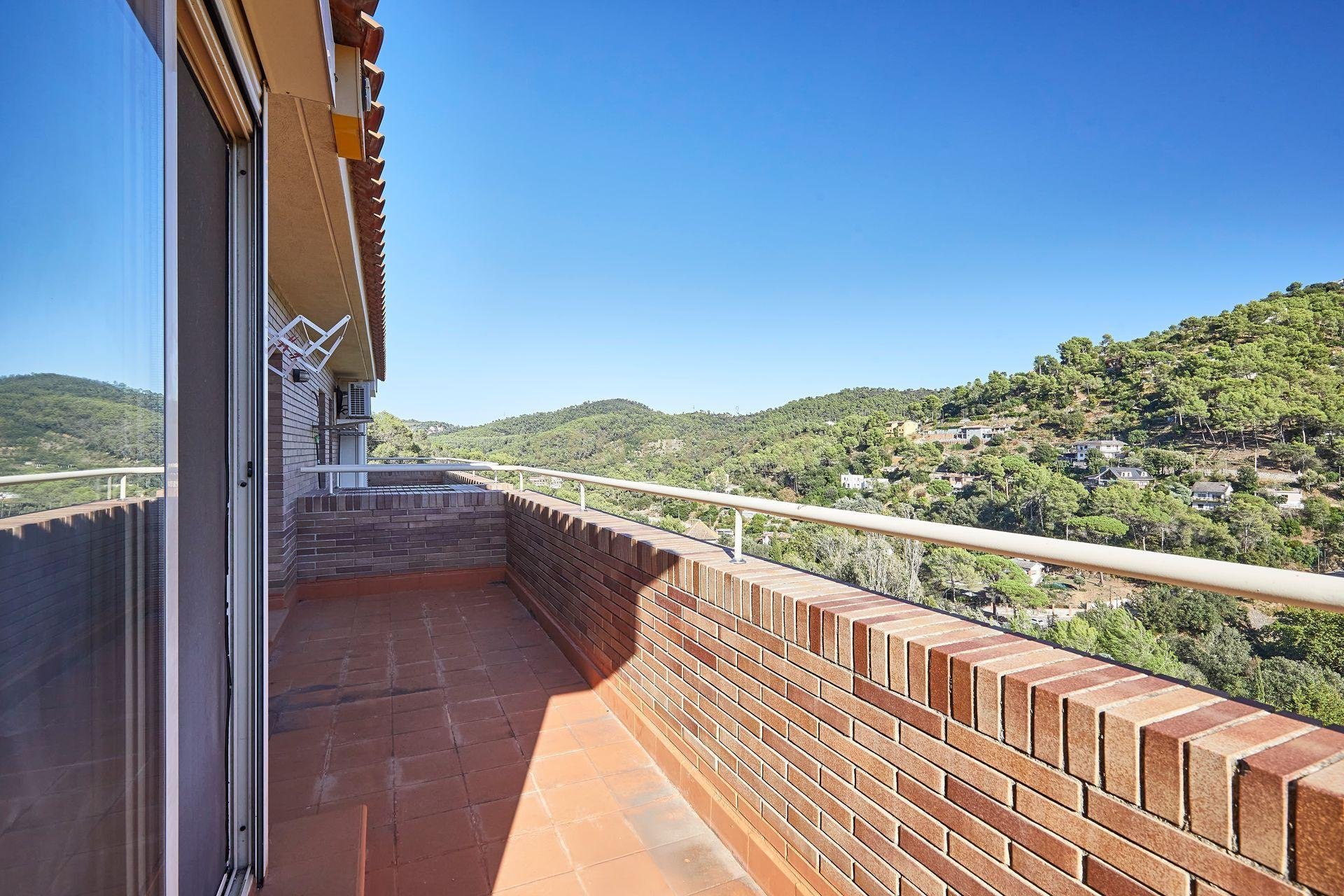 House à Torrelles de Llobregat, Barcelona, Espagne 4 chambres, 258 m2 No. 167080