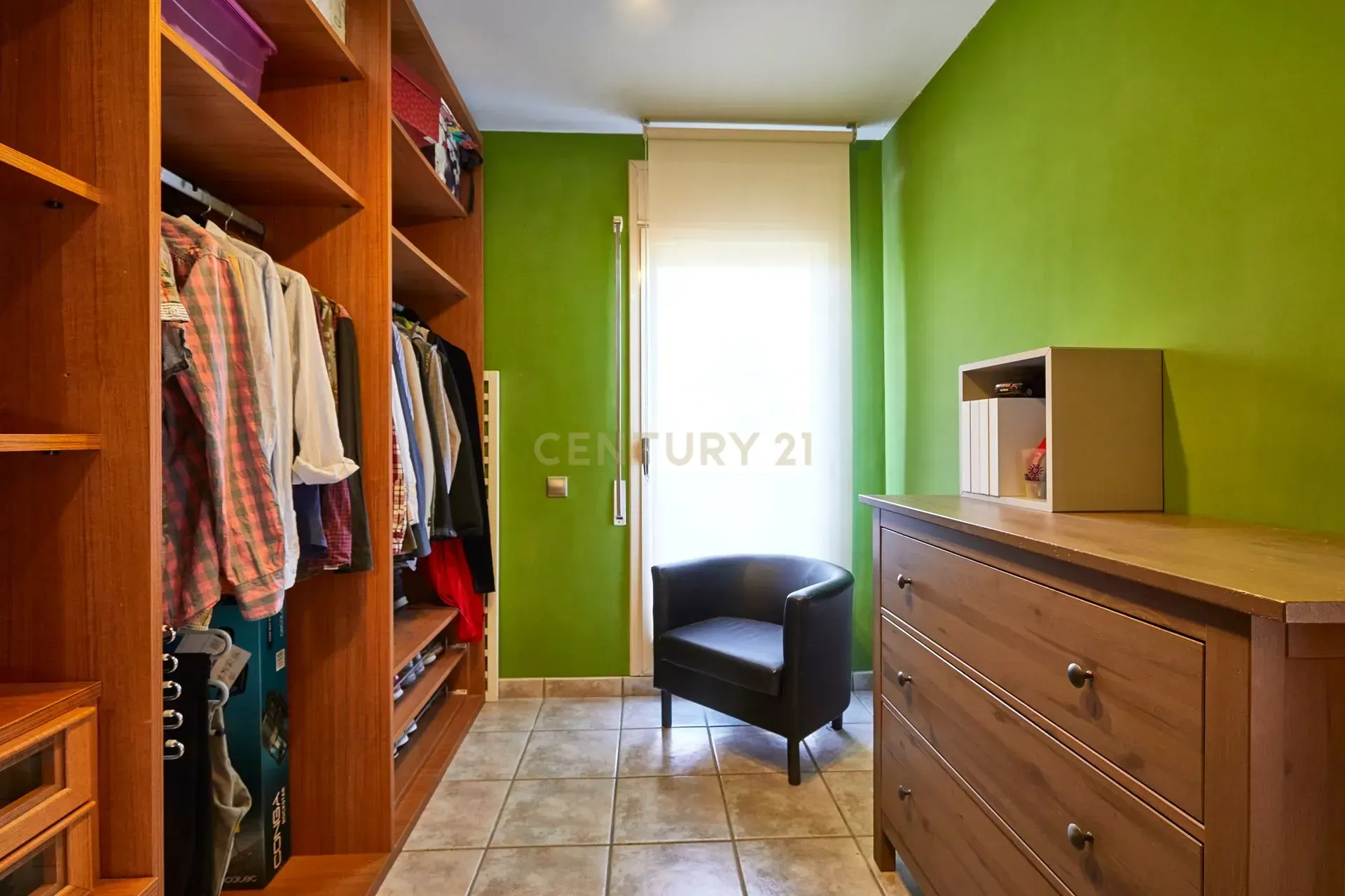 House à Torrelles de Llobregat, Barcelona, Espagne 4 chambres, 258 m2 No. 167080