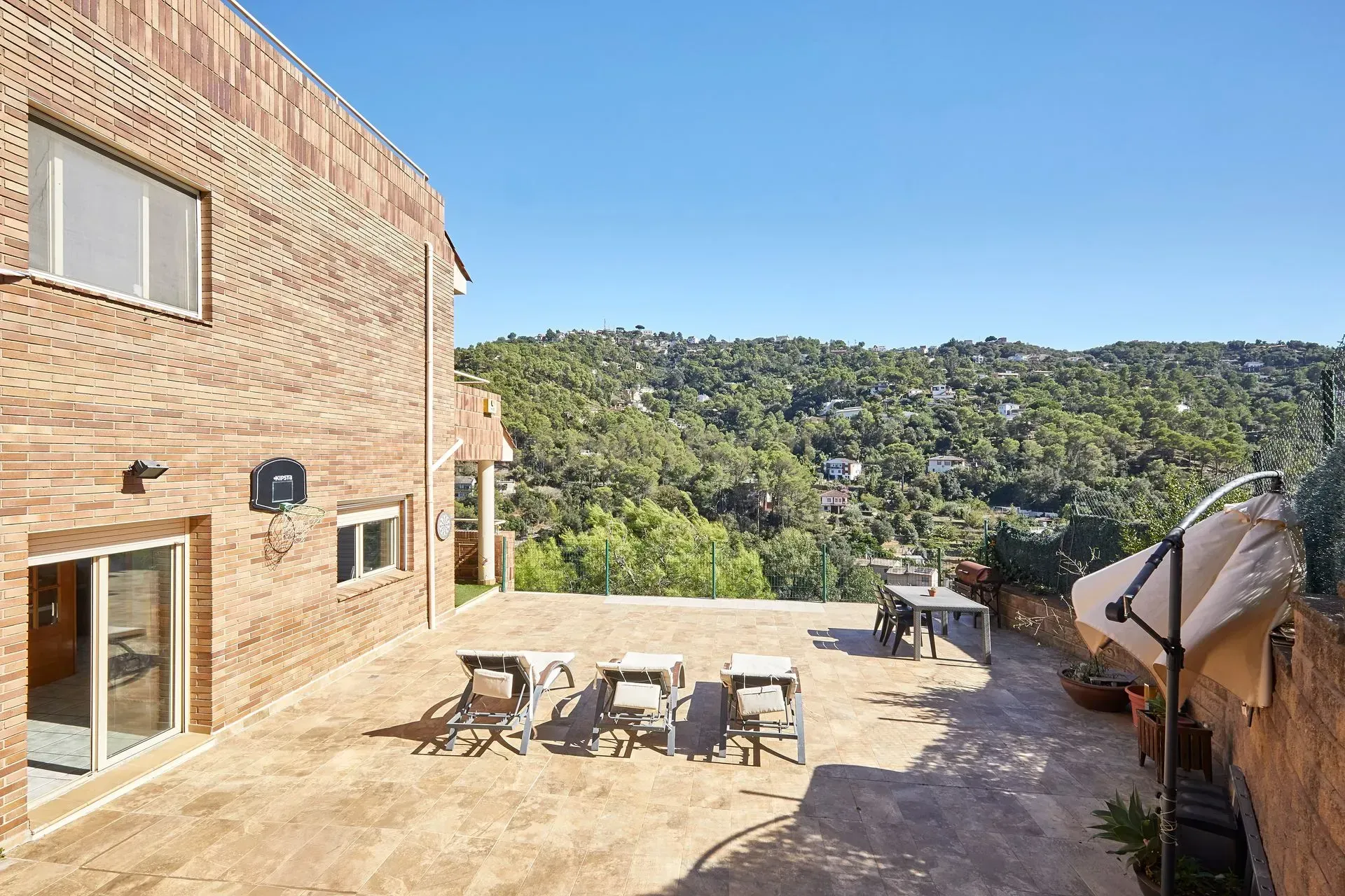 House à Torrelles de Llobregat, Barcelona, Espagne 4 chambres, 258 m2 No. 167080