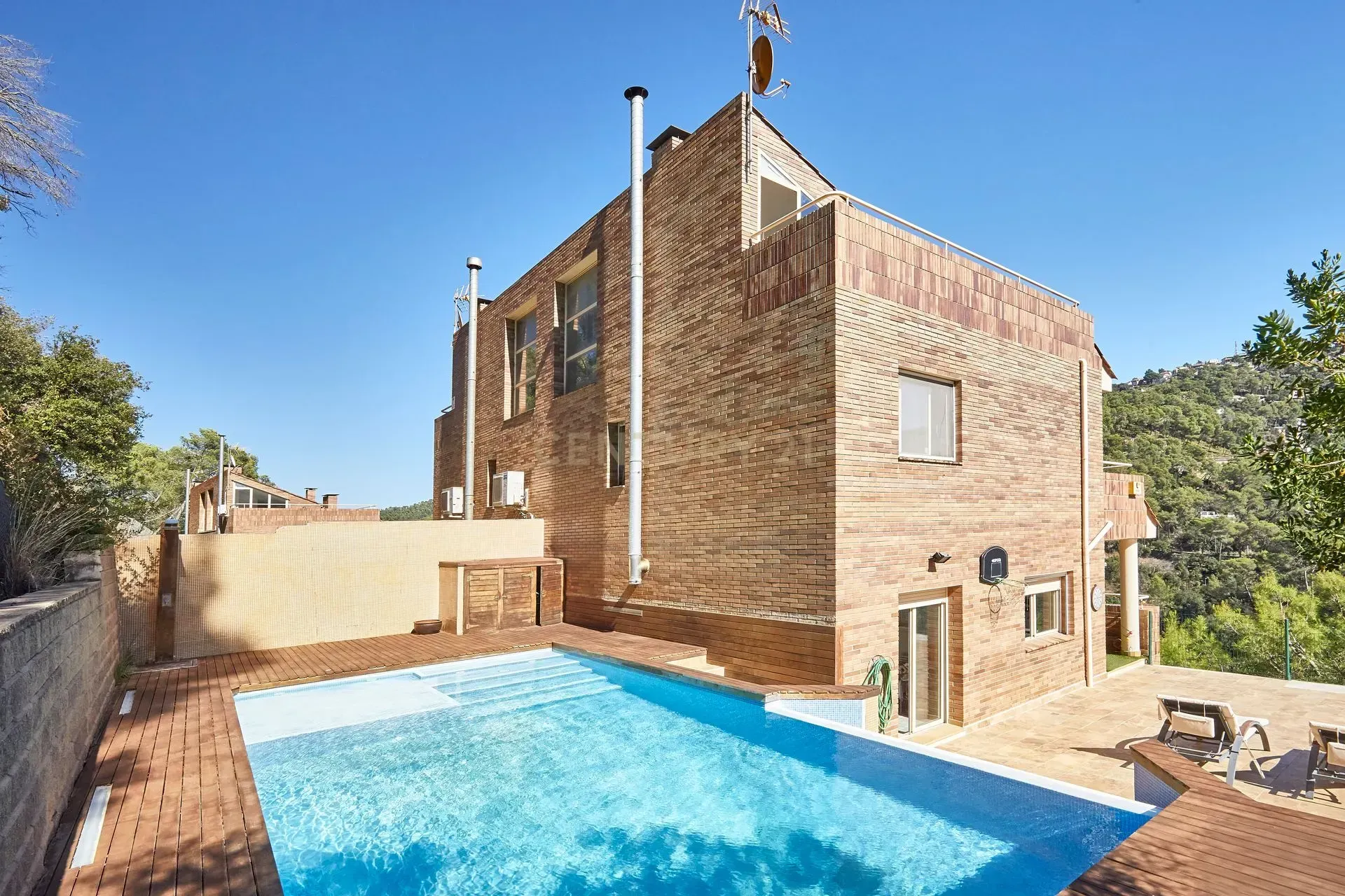 House à Torrelles de Llobregat, Barcelona, Espagne 4 chambres, 258 m2 No. 167080
