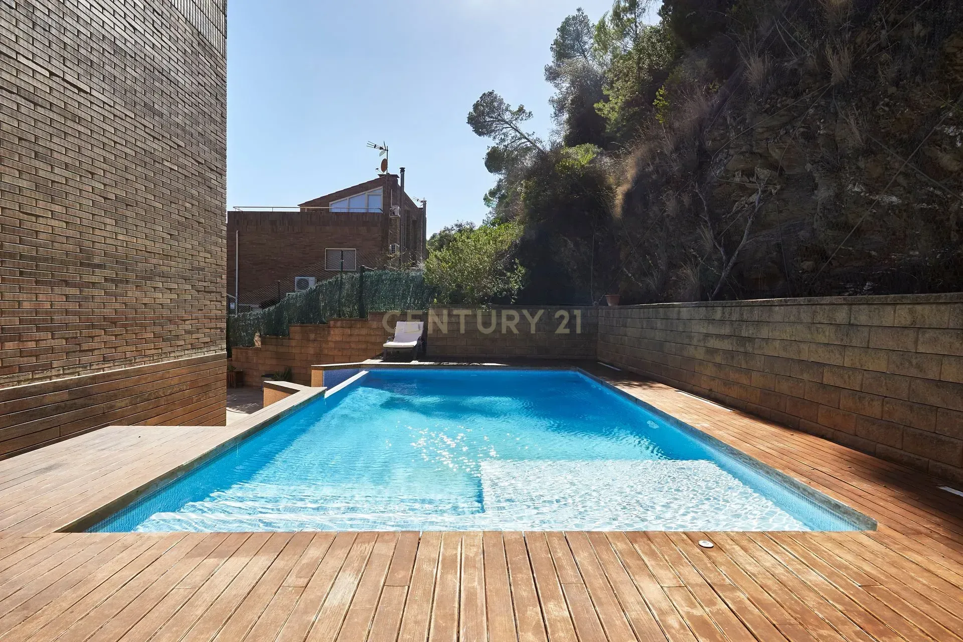 House à Torrelles de Llobregat, Barcelona, Espagne 4 chambres, 258 m2 No. 167080