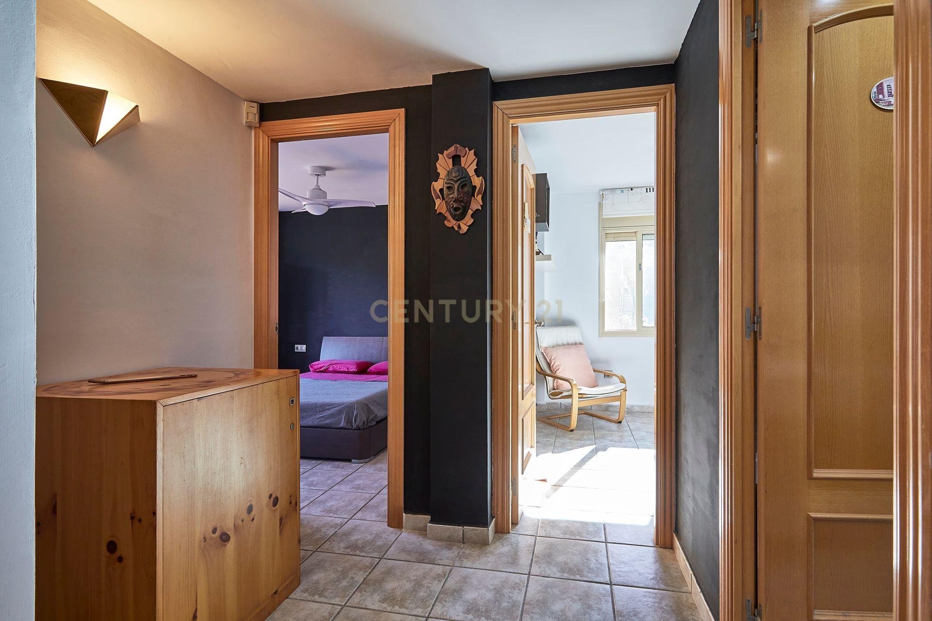House à Torrelles de Llobregat, Barcelona, Espagne 4 chambres, 258 m2 No. 167080