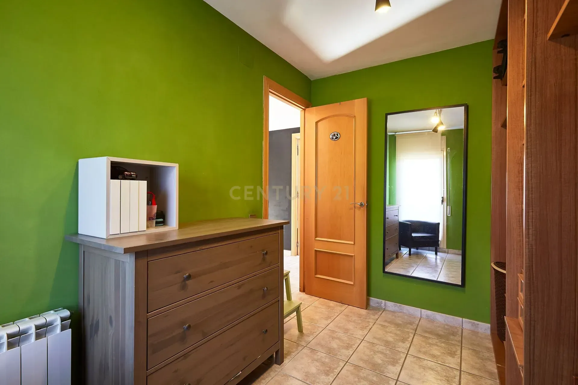 House à Torrelles de Llobregat, Barcelona, Espagne 4 chambres, 258 m2 No. 167080