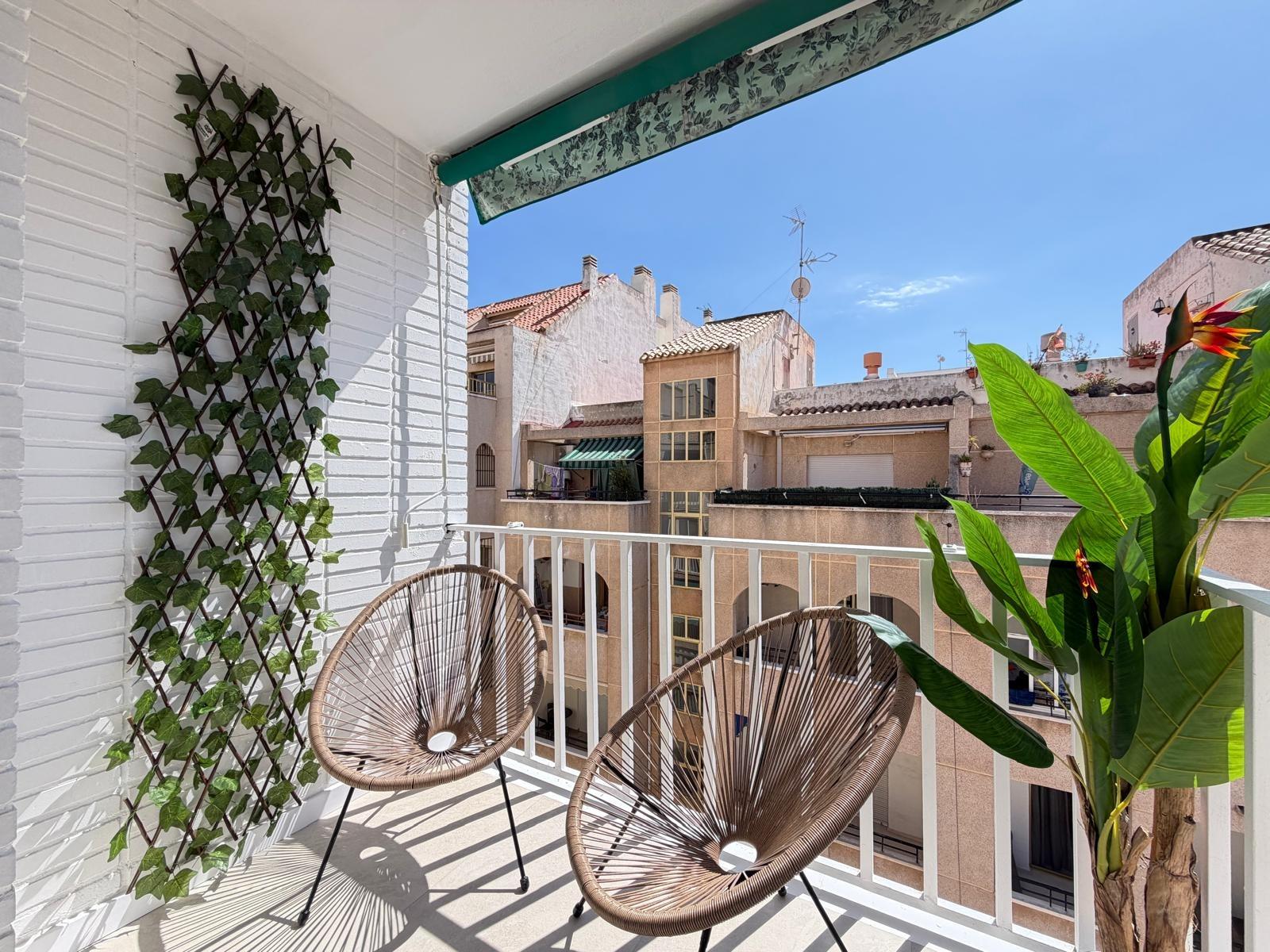 Apartment in Torrevieja, Alicante, Spain 3 bedrooms, 92 sq.m. No. 164244