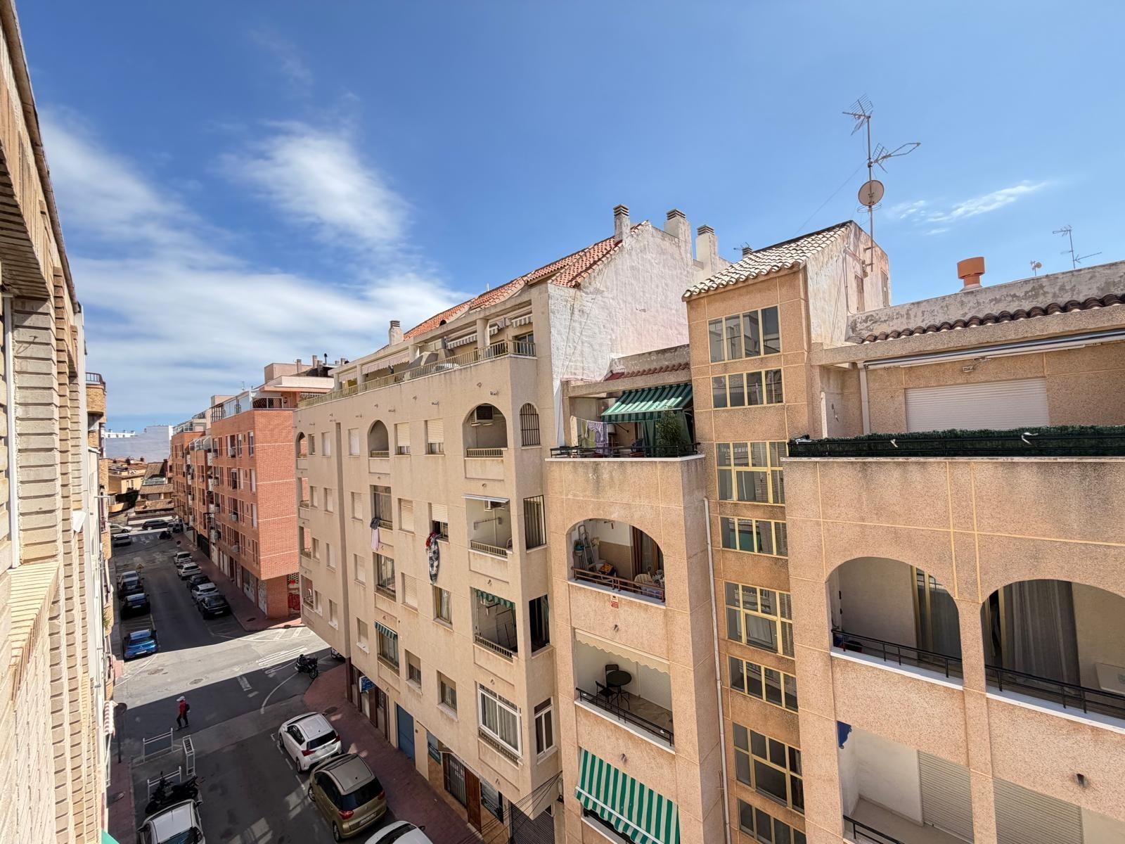 Apartment in Torrevieja, Alicante, Spain 3 bedrooms, 92 sq.m. No. 164244