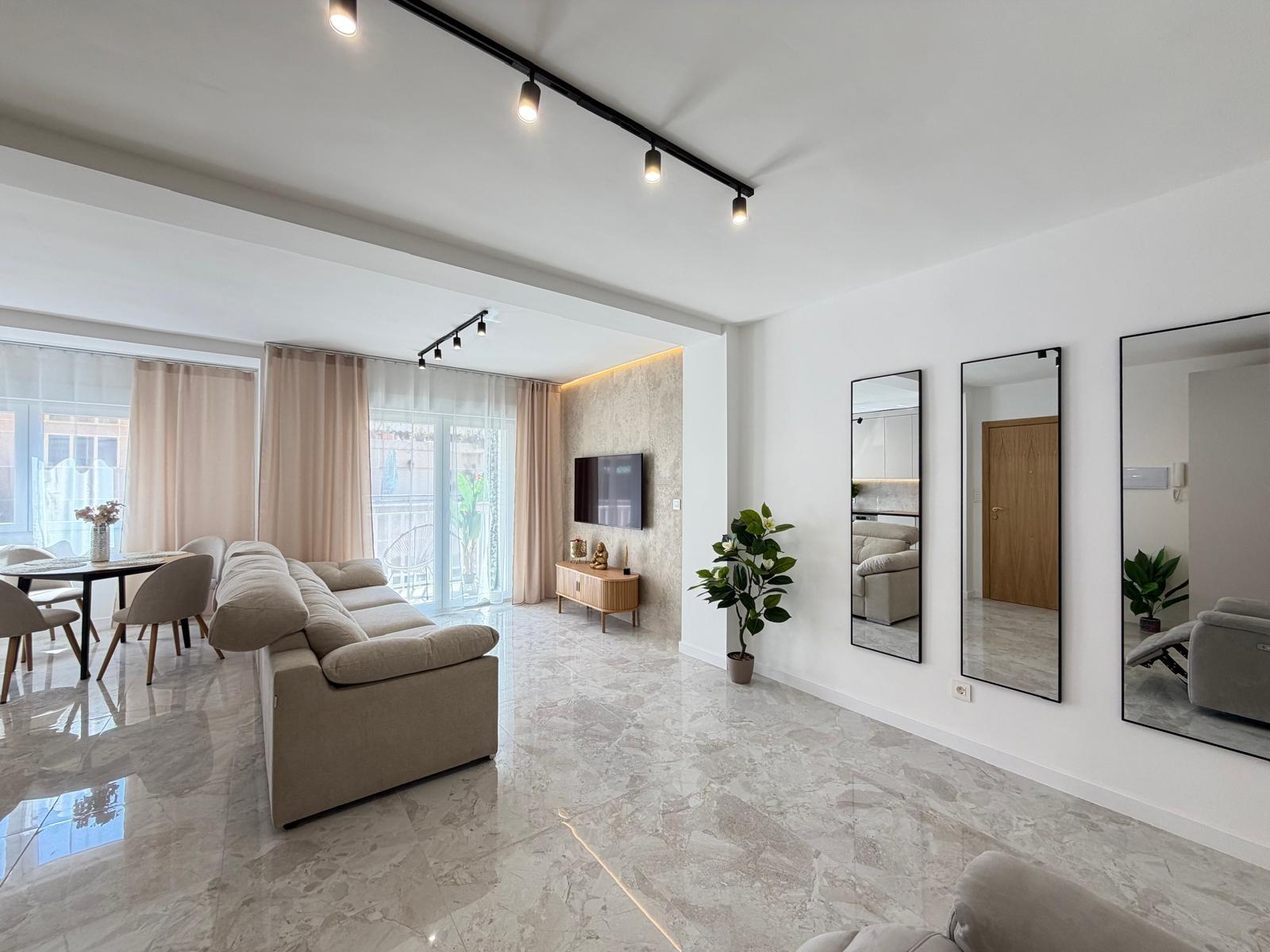 Apartment in Torrevieja, Alicante, Spain 3 bedrooms, 92 sq.m. No. 164244