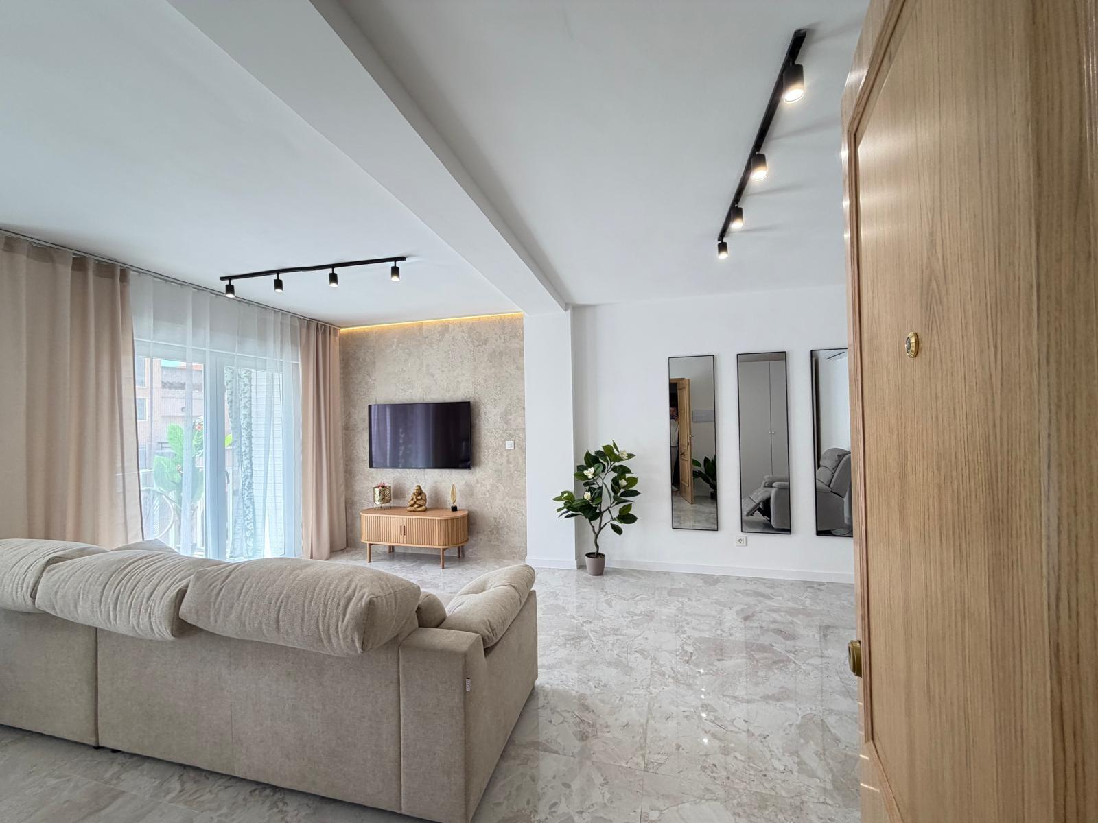 Apartment in Torrevieja, Alicante, Spain 3 bedrooms, 92 sq.m. No. 164244