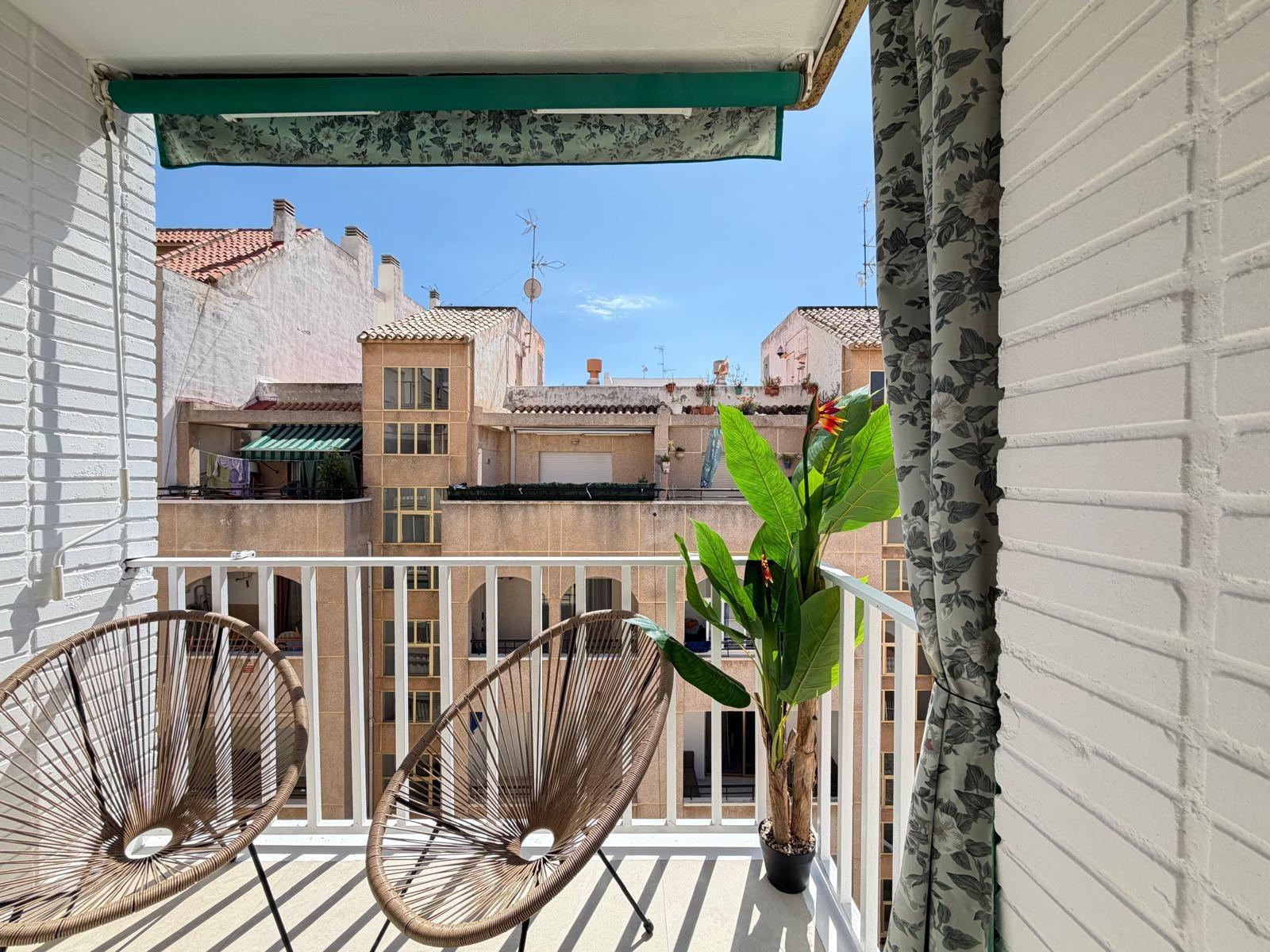 Apartment in Torrevieja, Alicante, Spain 3 bedrooms, 92 sq.m. No. 164244
