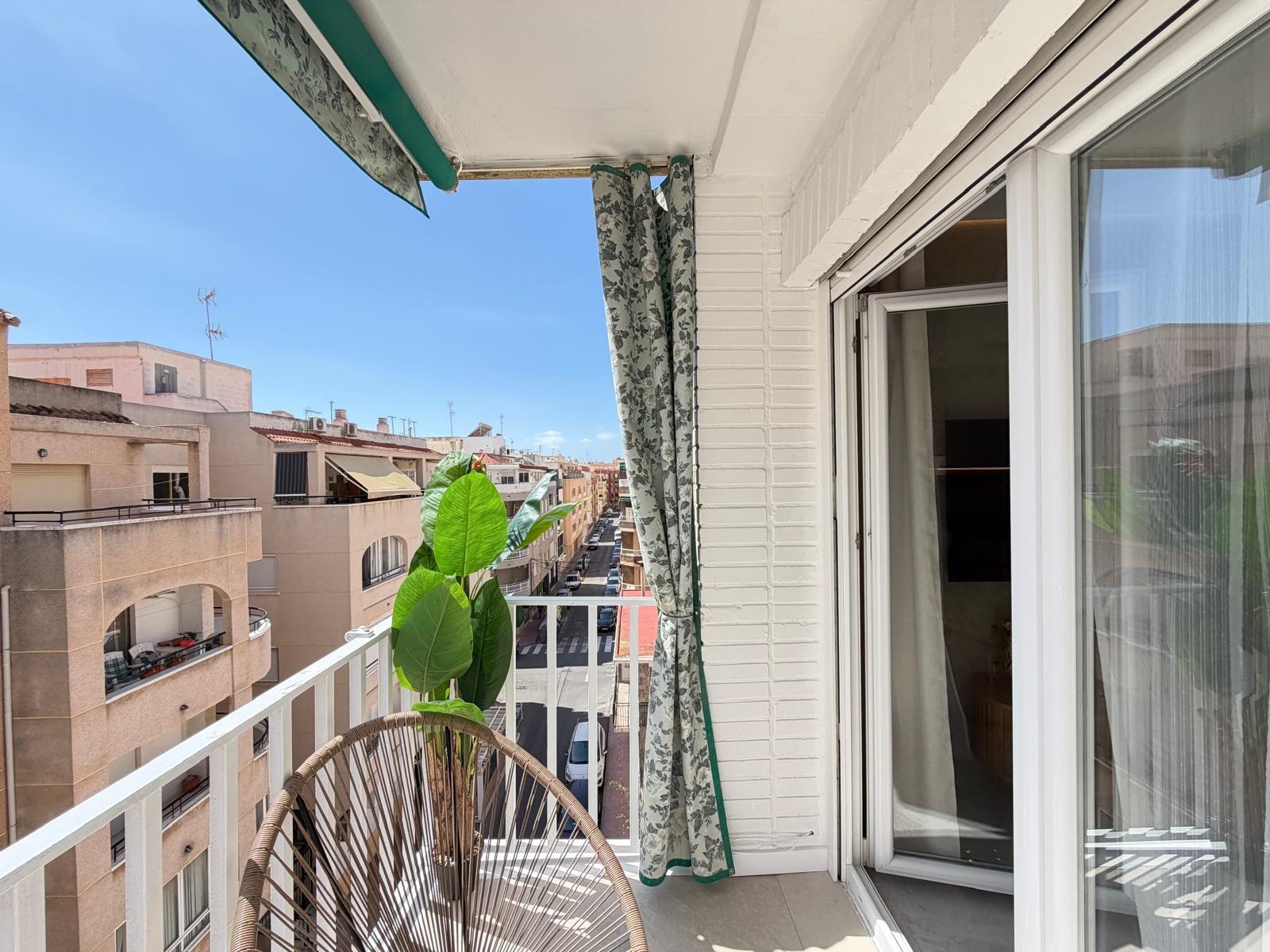 Apartment in Torrevieja, Alicante, Spain 3 bedrooms, 92 sq.m. No. 164244