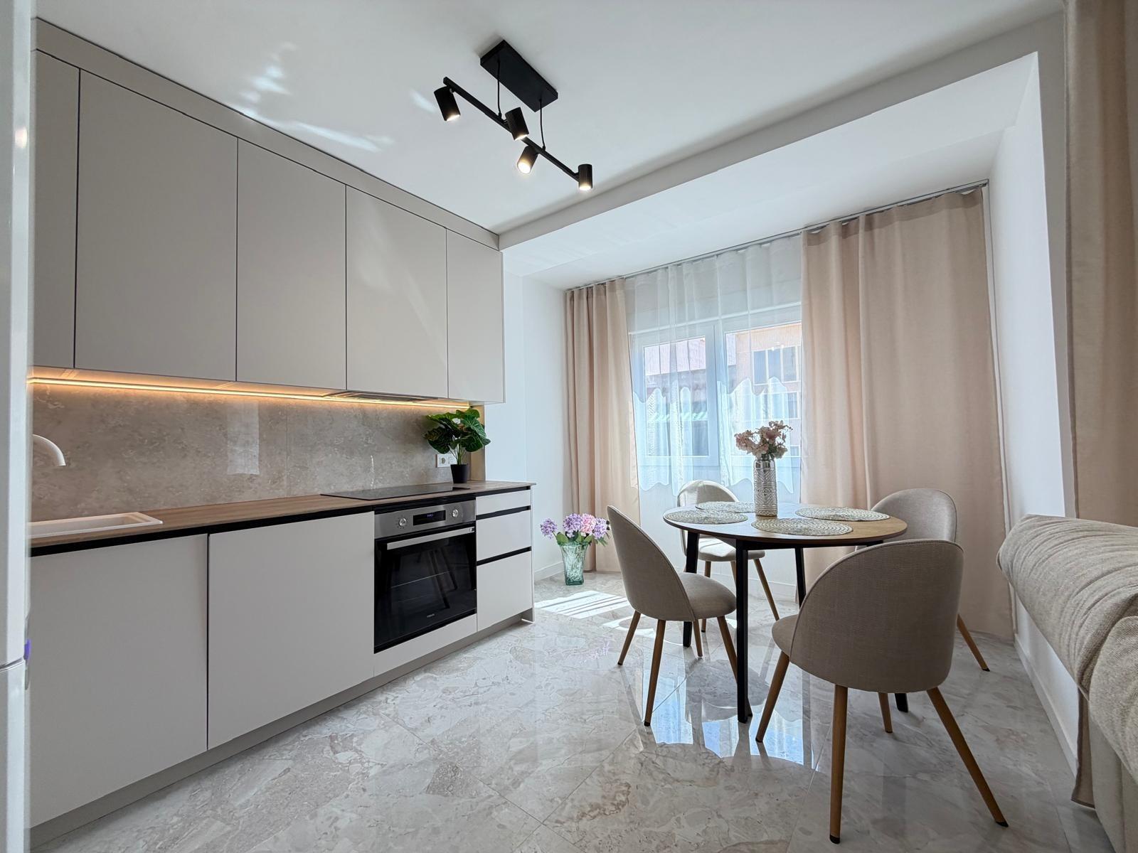 Apartment in Torrevieja, Alicante, Spain 3 bedrooms, 92 sq.m. No. 164244