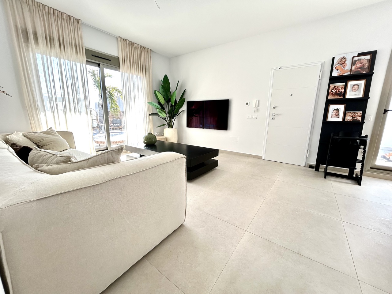 Villa in San Miguel de Salinas, Alicante, Spain 4 bedrooms, 256 sq.m. No. 164243