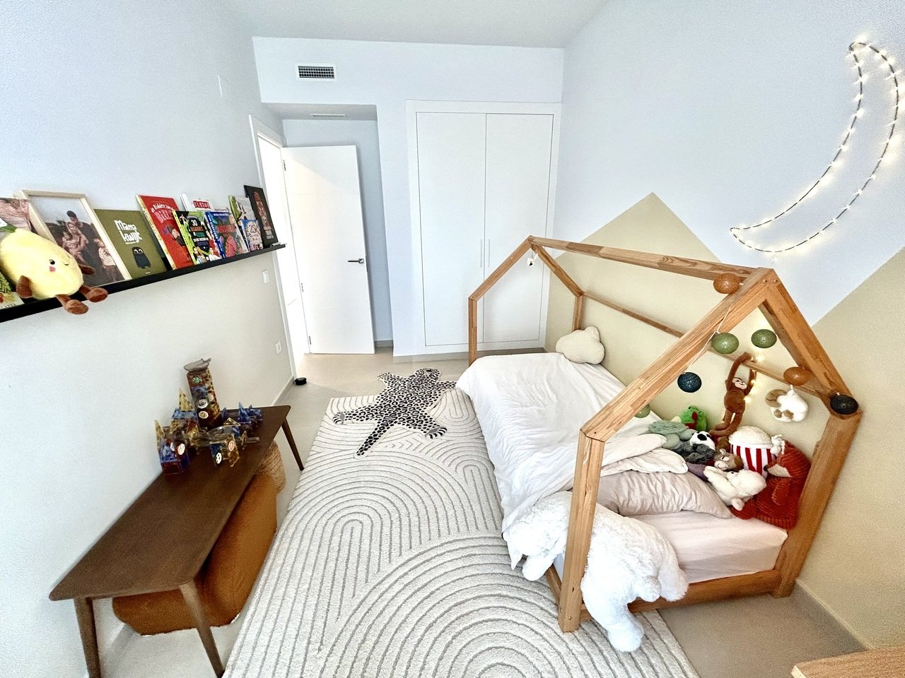 Villa in San Miguel de Salinas, Alicante, Spain 4 bedrooms, 256 sq.m. No. 164243