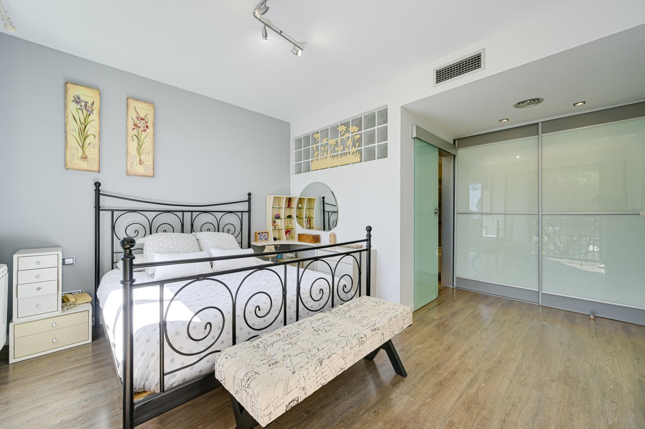 Rindu māja Mataro, Barcelona, Spānijā 5 istabas, 245 m2 Nr. 168280