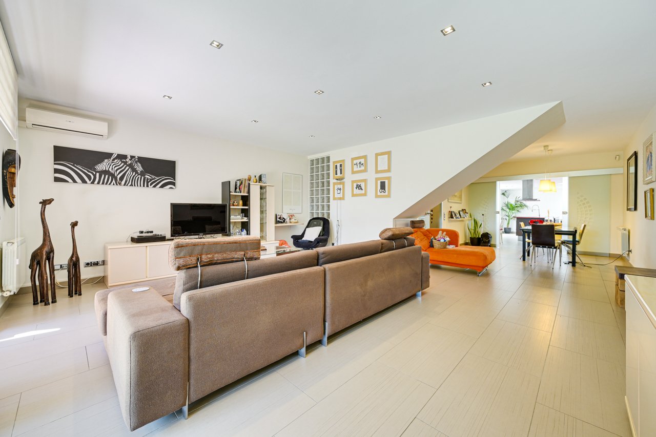 Rindu māja Mataro, Barcelona, Spānijā 5 istabas, 245 m2 Nr. 168280