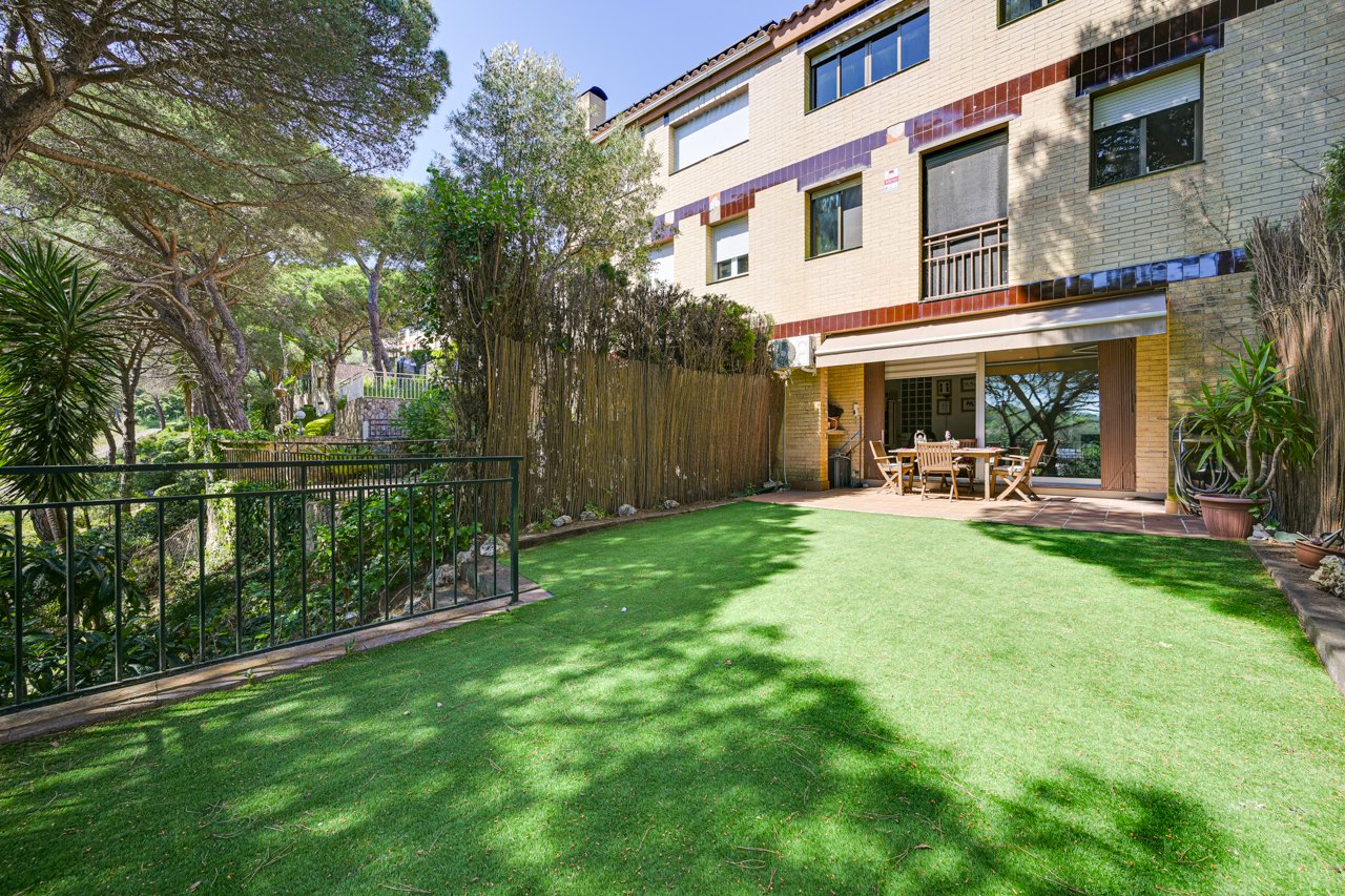 Rindu māja Mataro, Barcelona, Spānijā 5 istabas, 245 m2 Nr. 168280