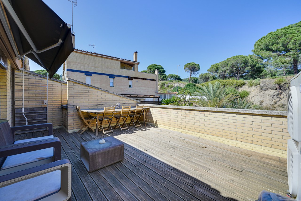Rindu māja Mataro, Barcelona, Spānijā 5 istabas, 245 m2 Nr. 168280