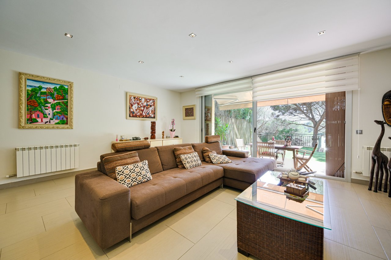 Rindu māja Mataro, Barcelona, Spānijā 5 istabas, 245 m2 Nr. 168280
