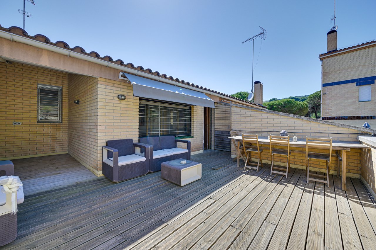 Rindu māja Mataro, Barcelona, Spānijā 5 istabas, 245 m2 Nr. 168280