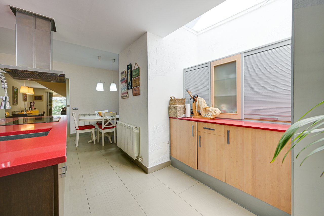 Rindu māja Mataro, Barcelona, Spānijā 5 istabas, 245 m2 Nr. 168280