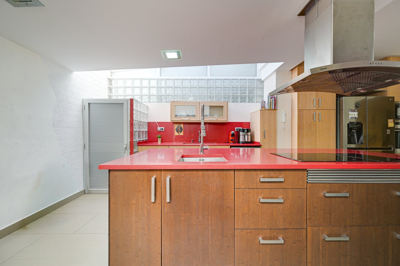 Rindu māja Mataro, Barcelona, Spānijā 5 istabas, 245 m2 Nr. 168280