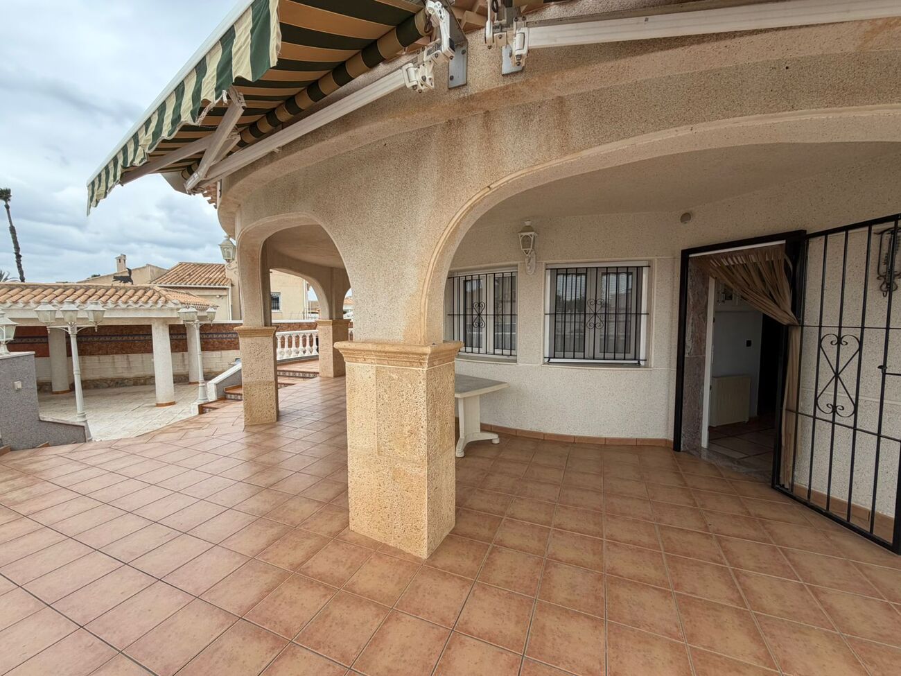 Villa à Playa Flamenca II, Alicante, Espagne 5 chambres, 130 m2 No. 188889