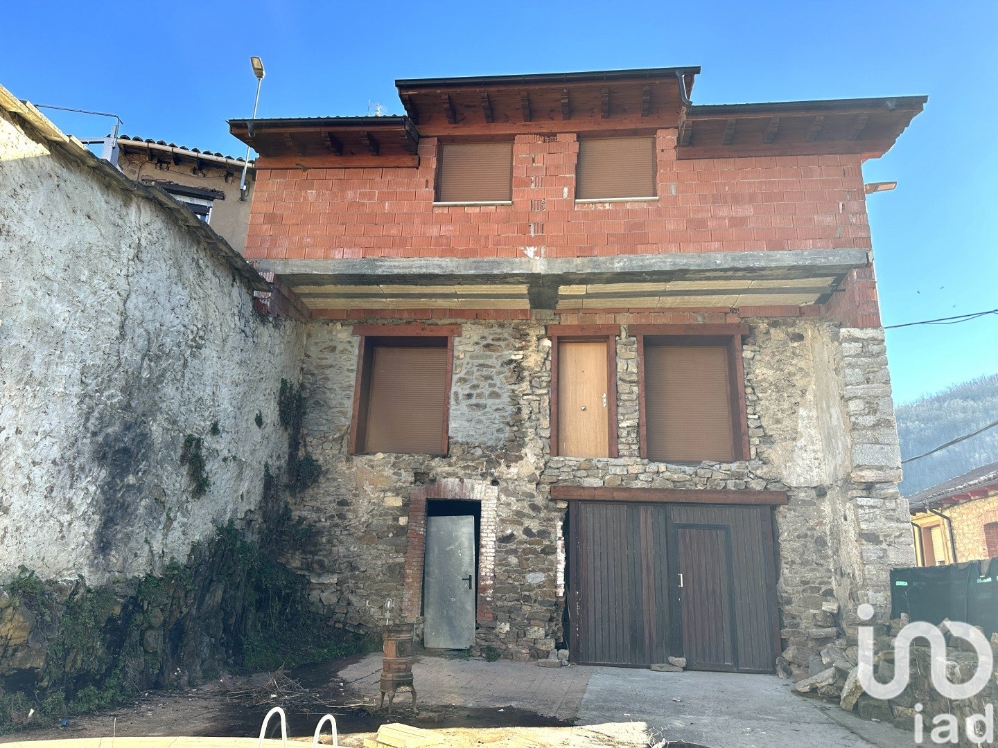House in Matallana de Torio, Leon, Spain 2 bedrooms, 340 sq.m. No. 186014