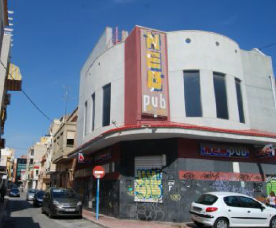Liikekiinteistö Torrevieja, Alicante, Espanja 360 m2 No. 145070
