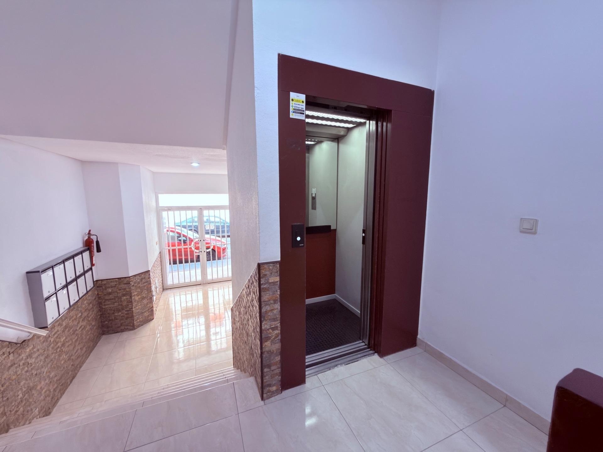 Apartamento en Alicante, España 1 dormitorio, 52 m2 No. 195339