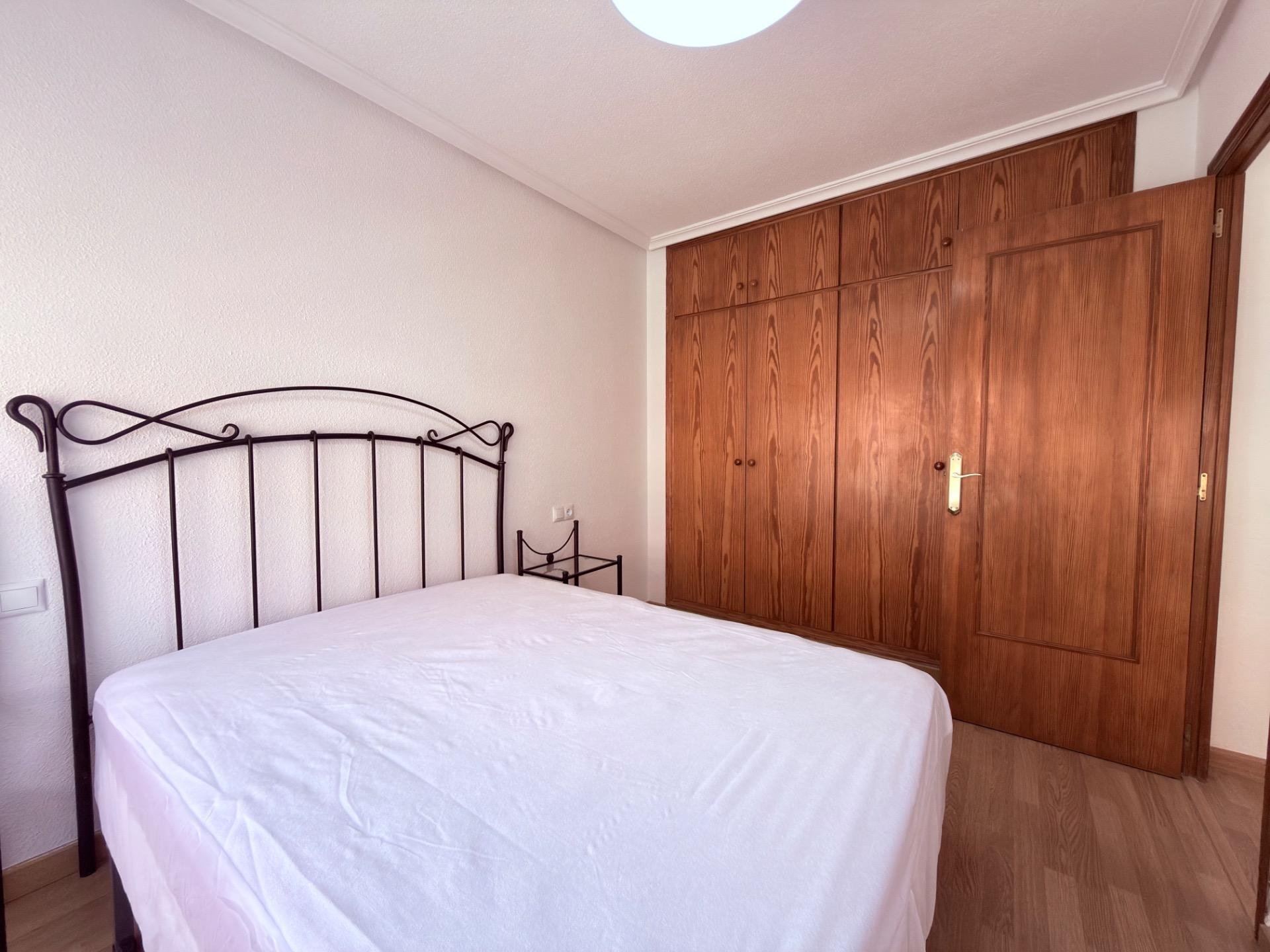 Apartamento en Alicante, España 1 dormitorio, 52 m2 No. 195339