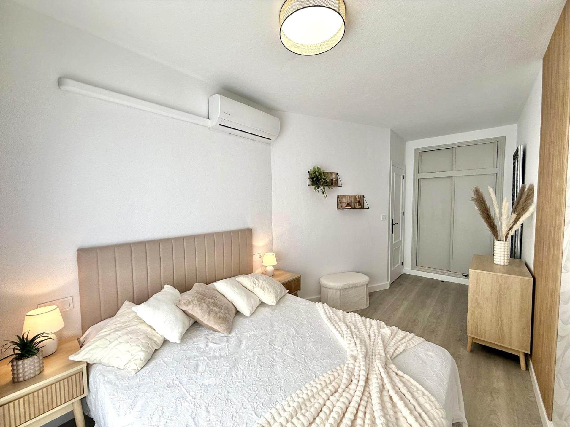 Apartamento en Torrevieja, Alicante, España 1 dormitorio, 50 m2 No. 195340