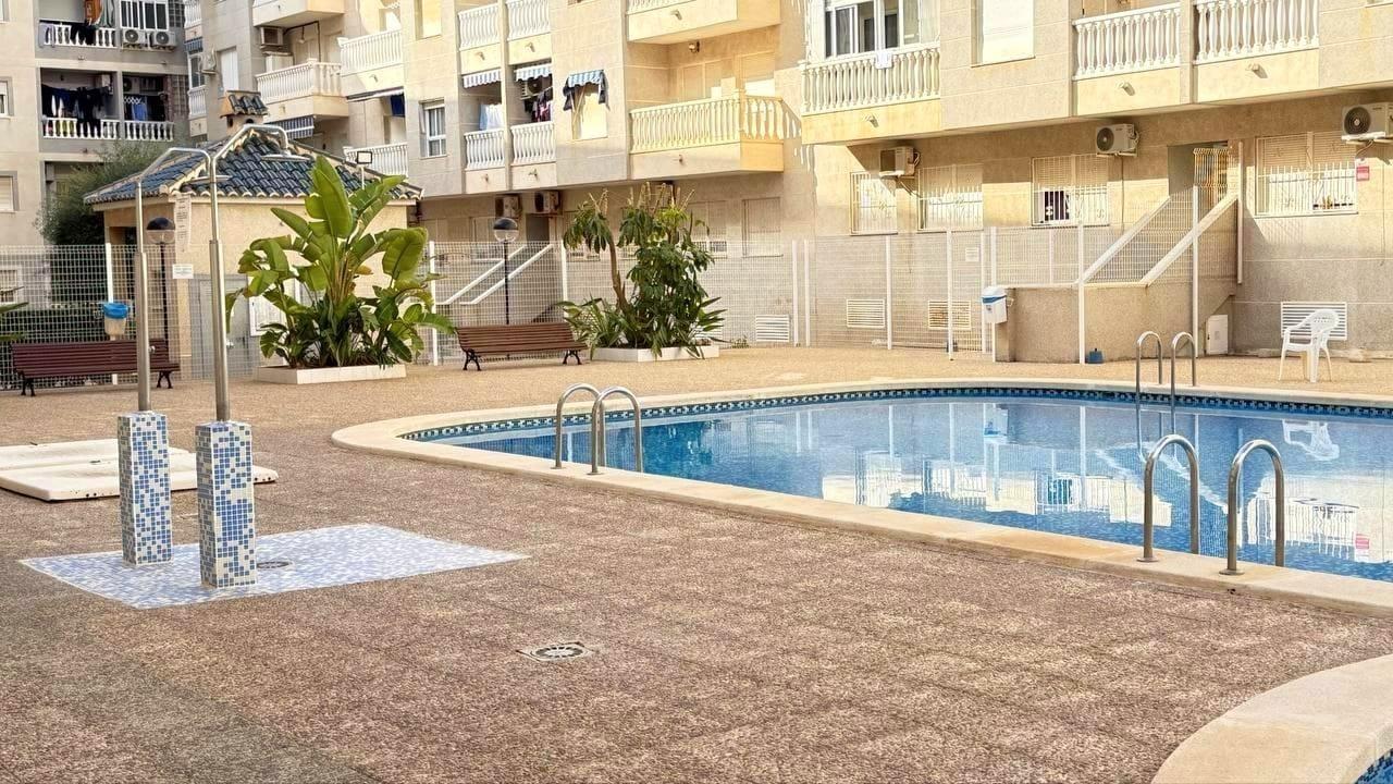 Apartamento en Torrevieja, Alicante, España 1 dormitorio, 50 m2 No. 195340