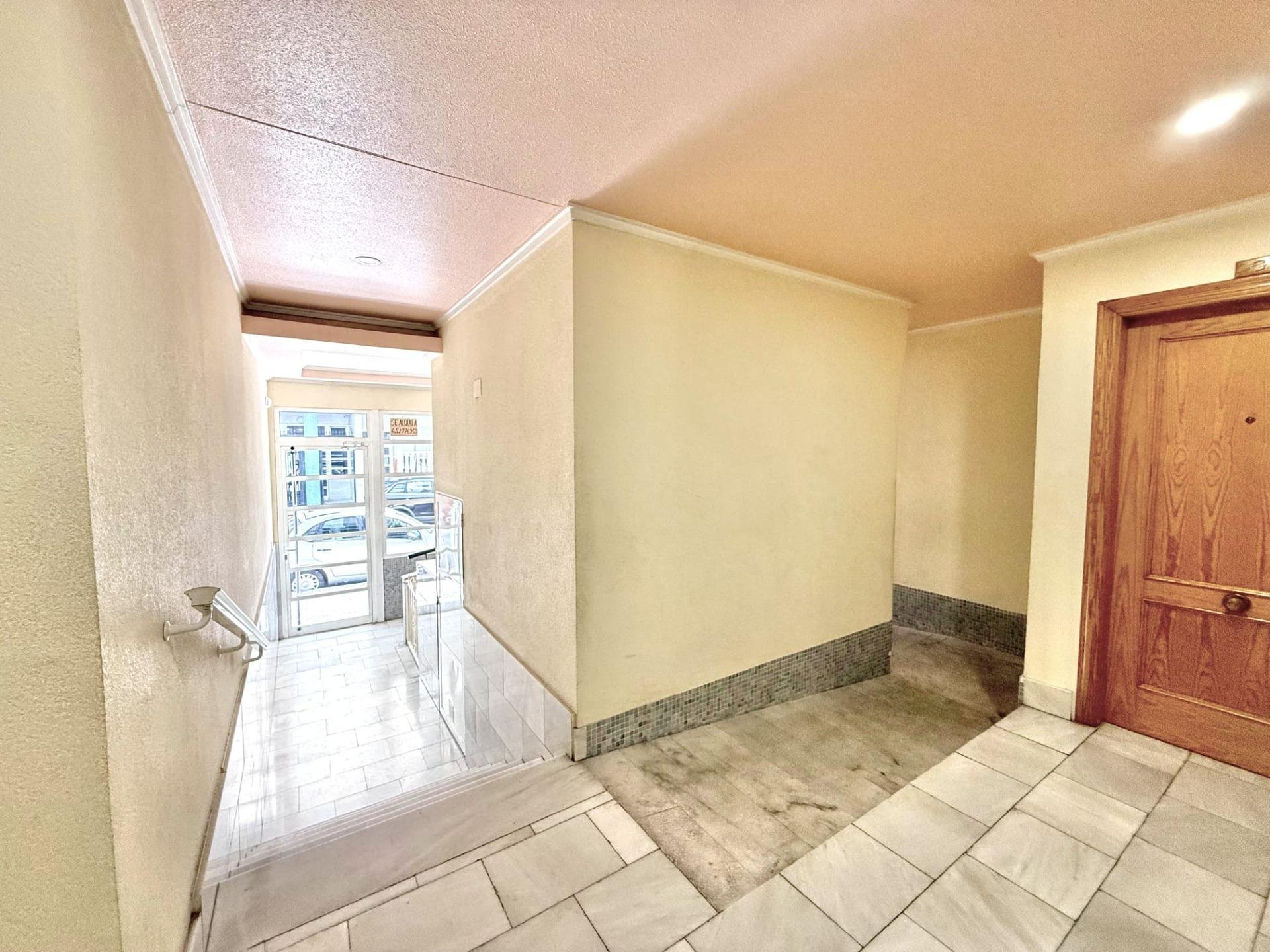 Apartamento en Torrevieja, Alicante, España 1 dormitorio, 50 m2 No. 195340