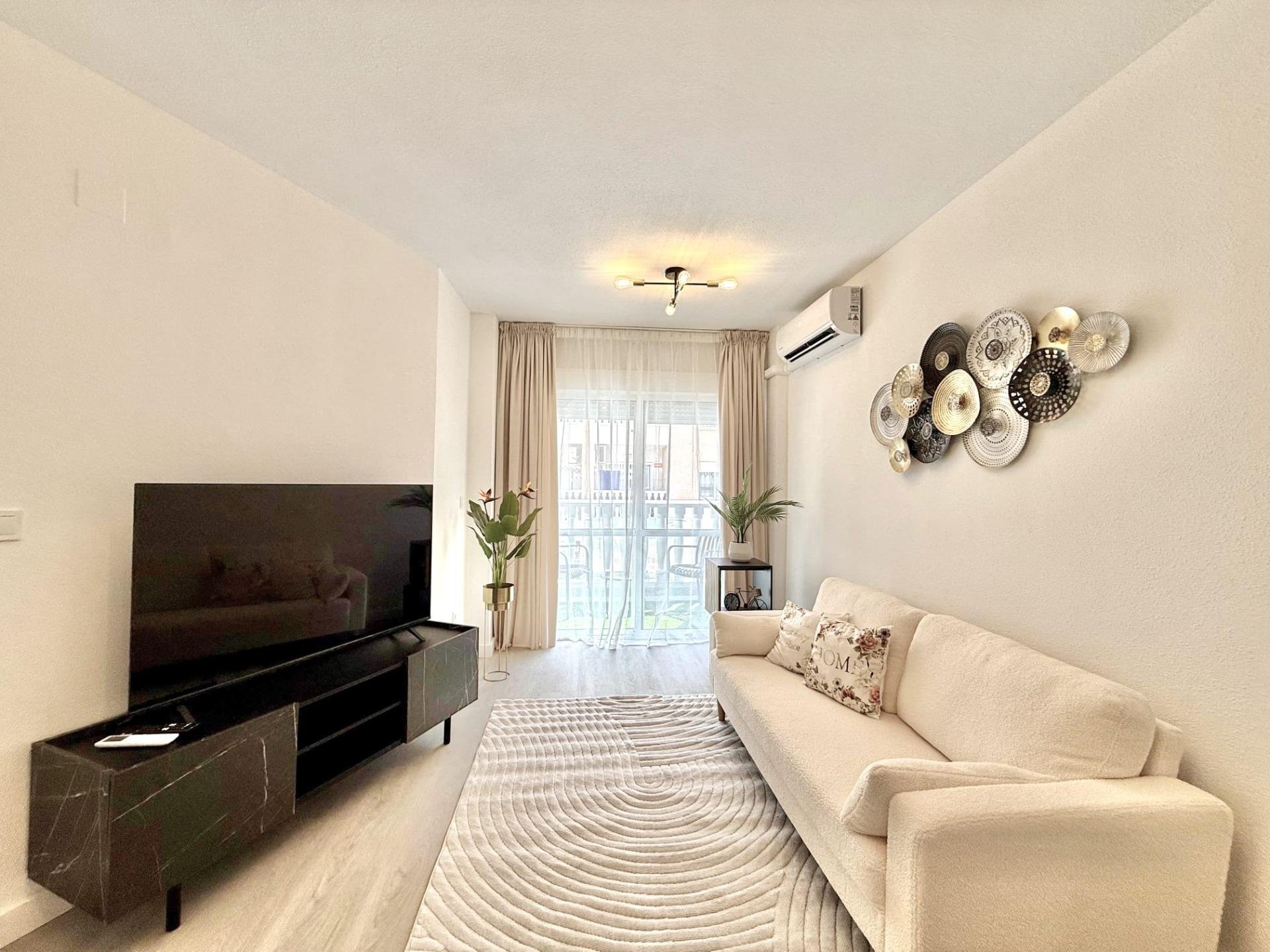 Apartamento en Torrevieja, Alicante, España 1 dormitorio, 50 m2 No. 195340