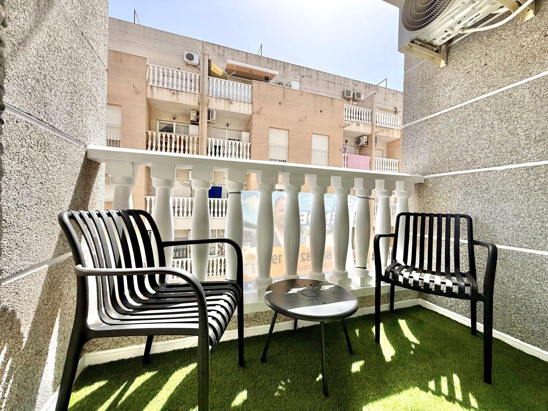 Apartamento en Torrevieja, Alicante, España 1 dormitorio, 50 m2 No. 195340