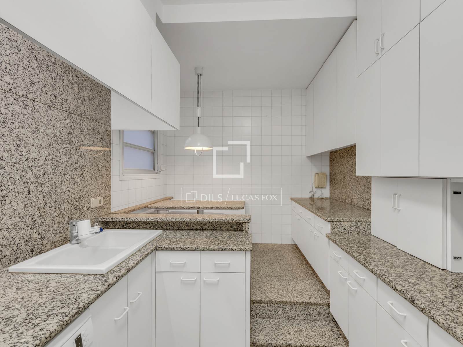 Wohnung in Barcelona, Spanien 7 Schlafzimmer, 250 m2 Nr. 192681
